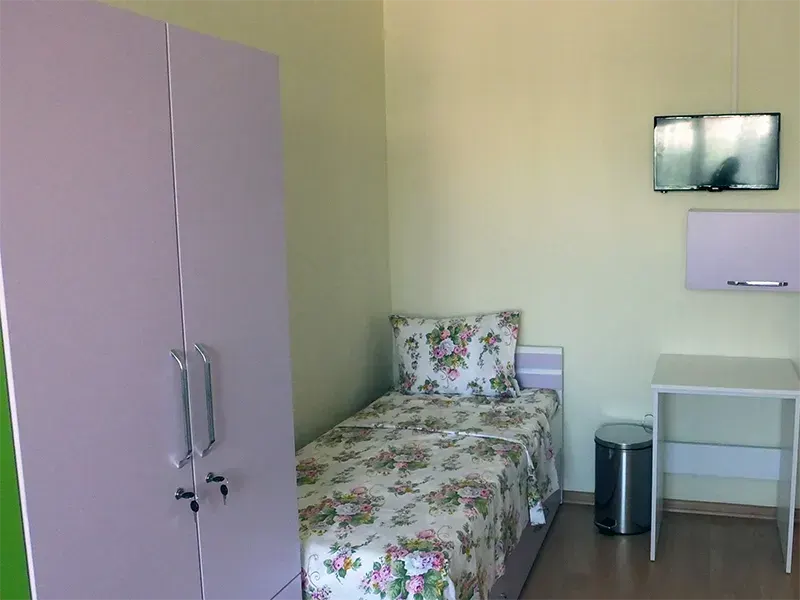Furnished single room with TV in Avcılar residence